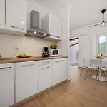 Leonardo Apartament *