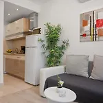 Leonardo Apartament *
