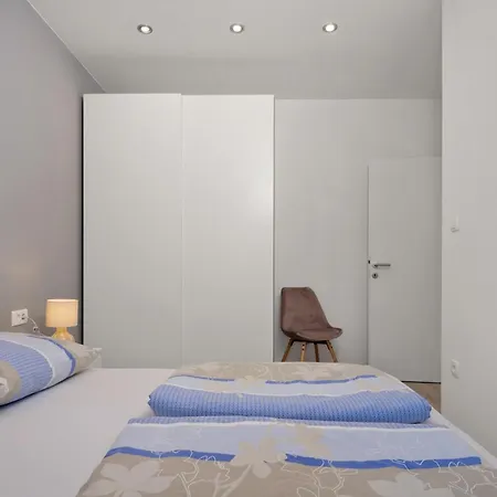 Apartman Leonardo *