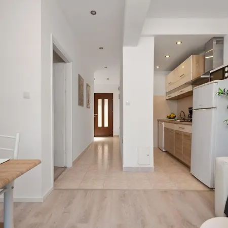 Apartman Leonardo *